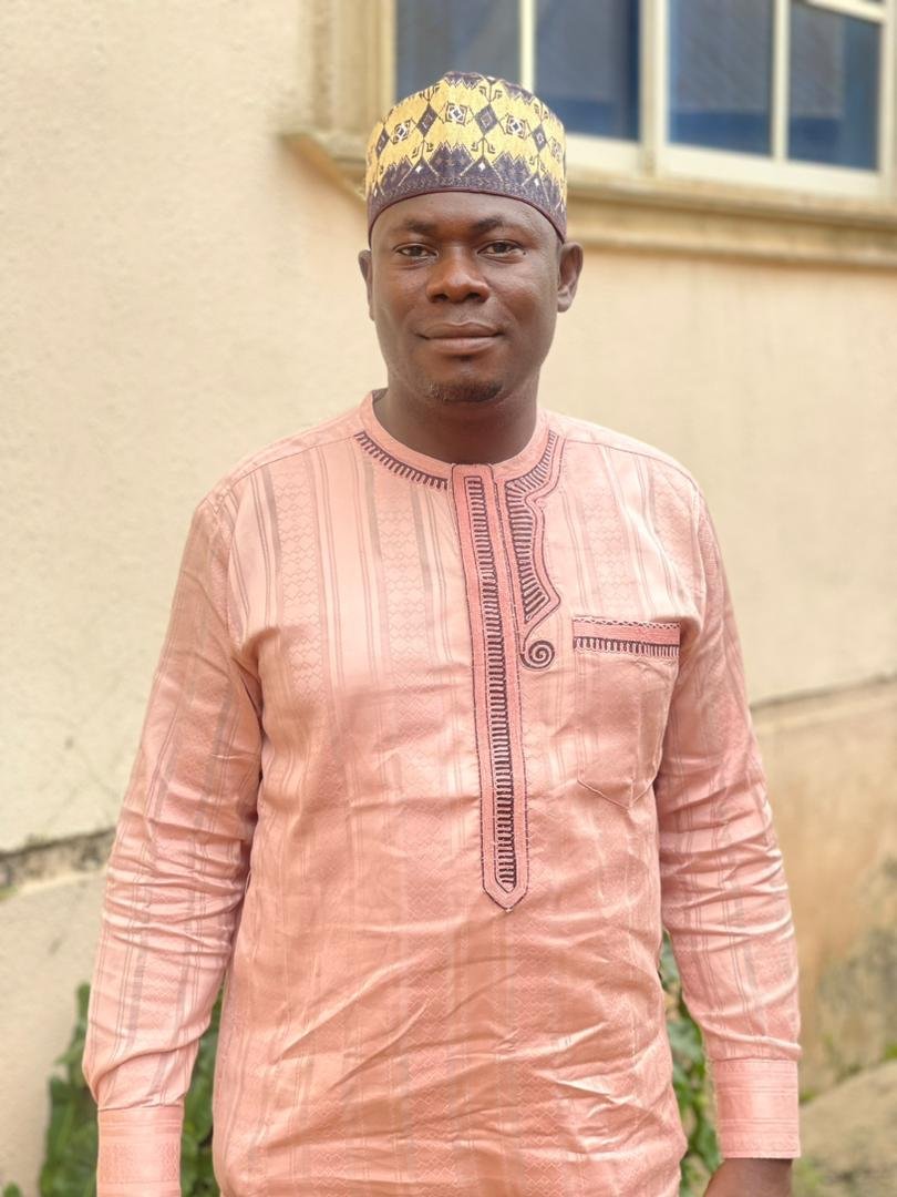 Dr. Azeez Yisa